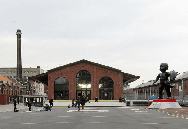 Façade de la gare Saint-Sauveur de Lille