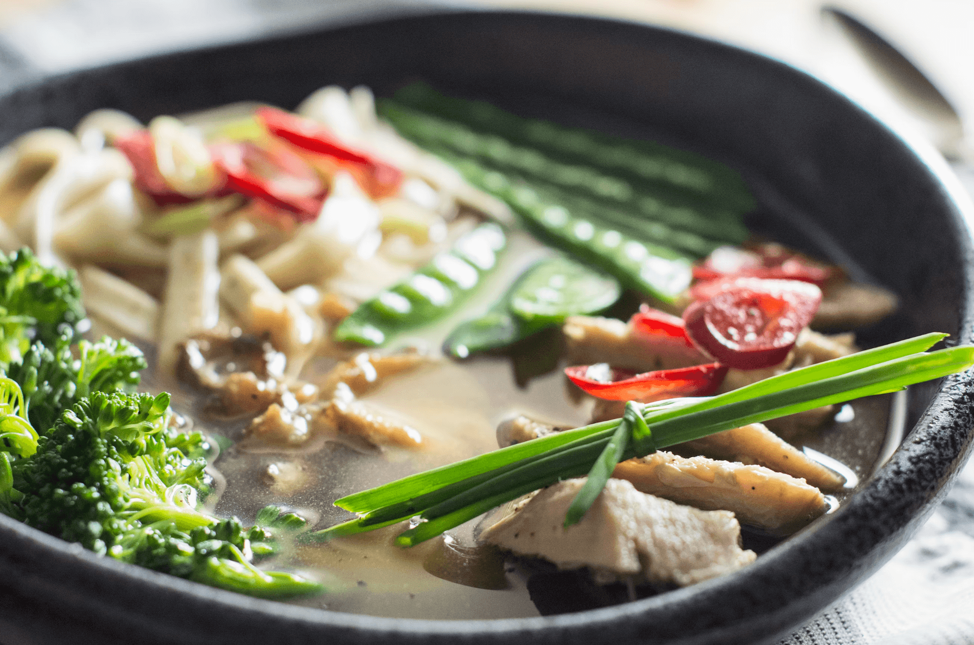 Waterzooi, un soupe de poulet ou de poisson avec des légumes et une sauce crémeuse