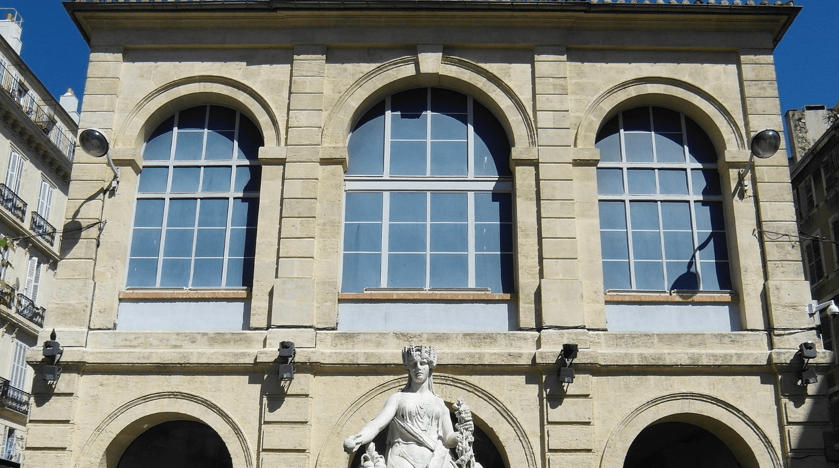 Une statue dans la quartier de Noailles à Marseille